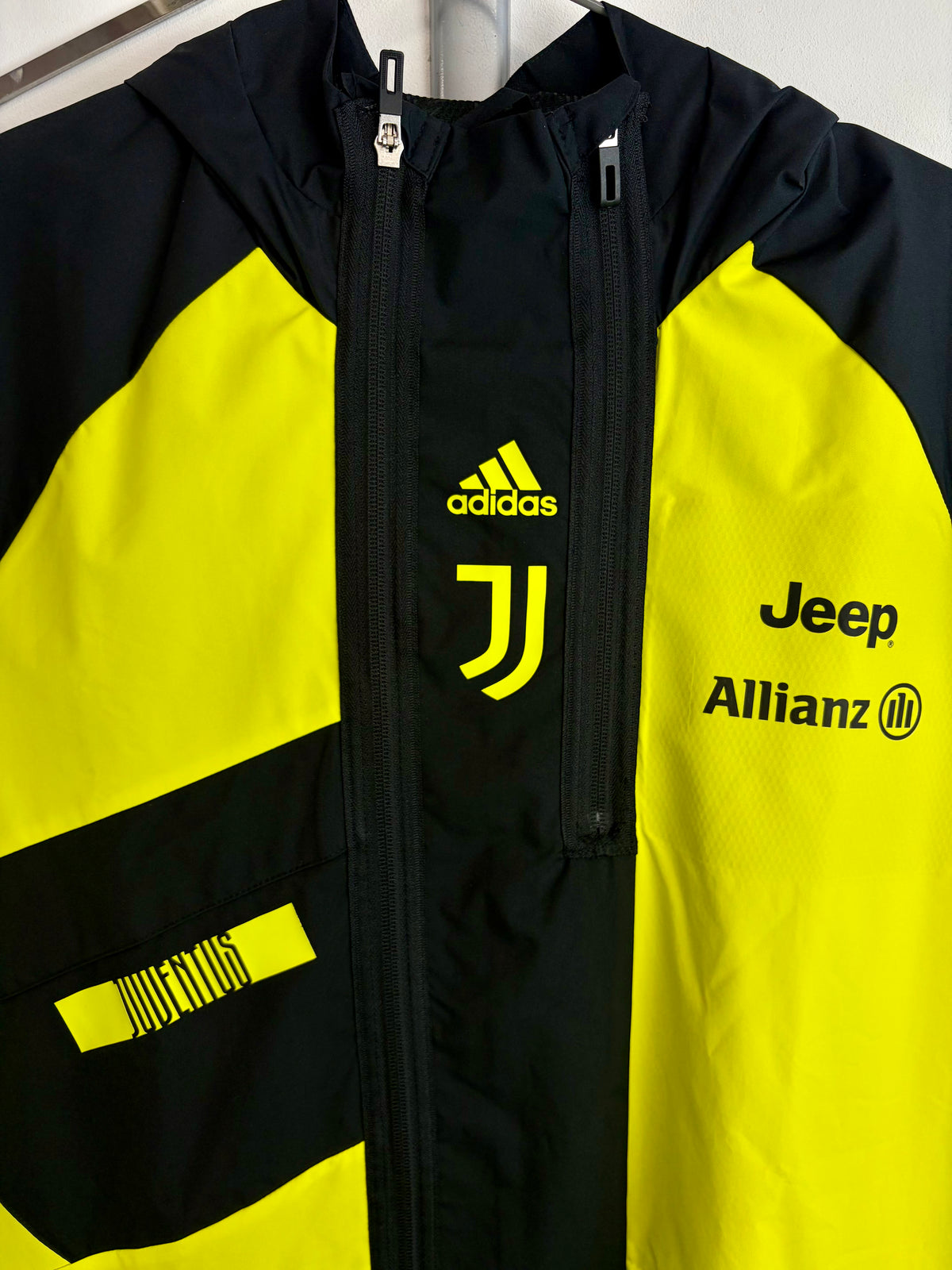 2021/2022 - Juventus - Jacket - Stock Pro