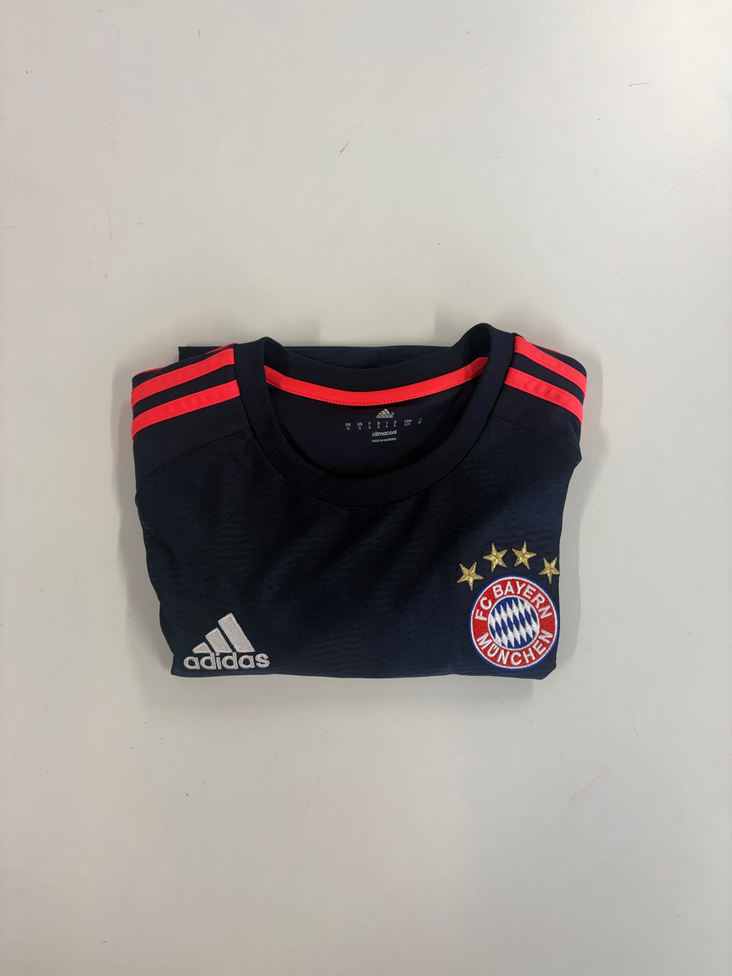 2015/2016 - Bayern Munich - Robben - Gratuit