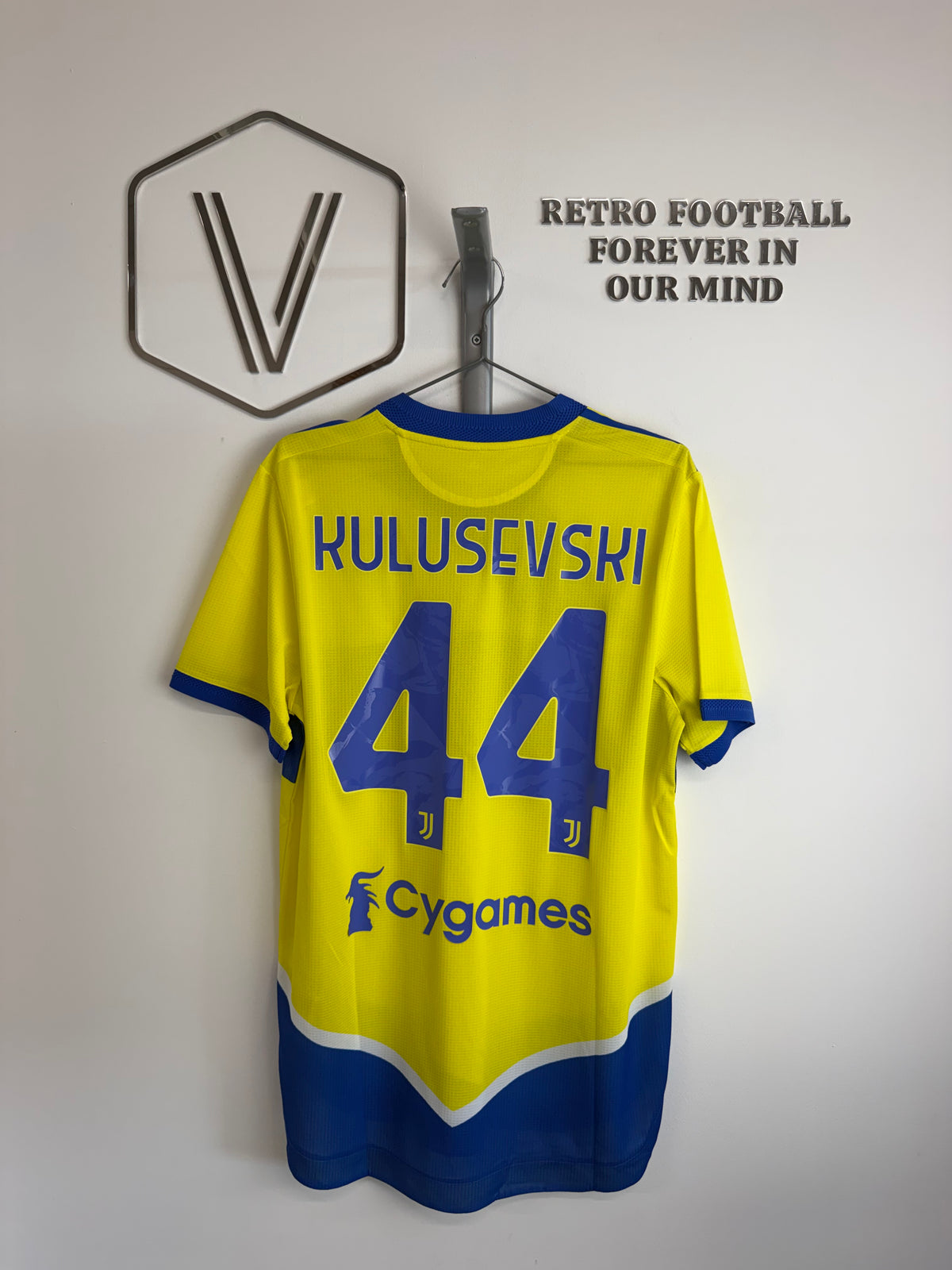 2021/2022 - Juventus - kulusevski - Stock Pro