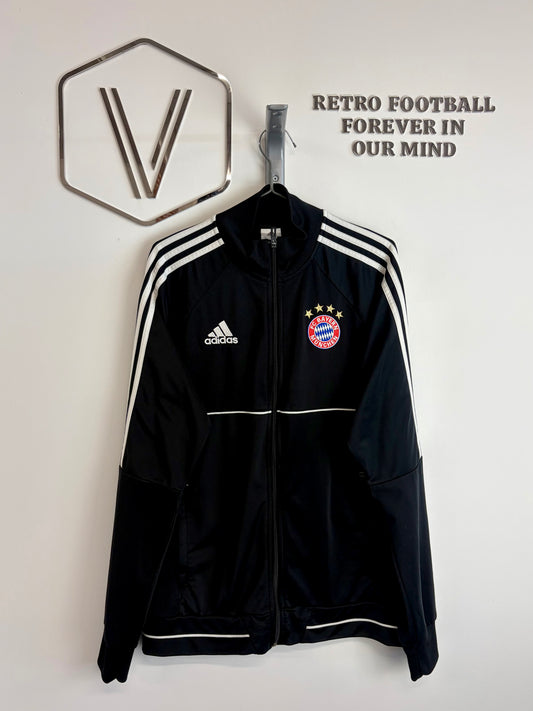 2017/2018 - Bayern Munich - Tracksuit