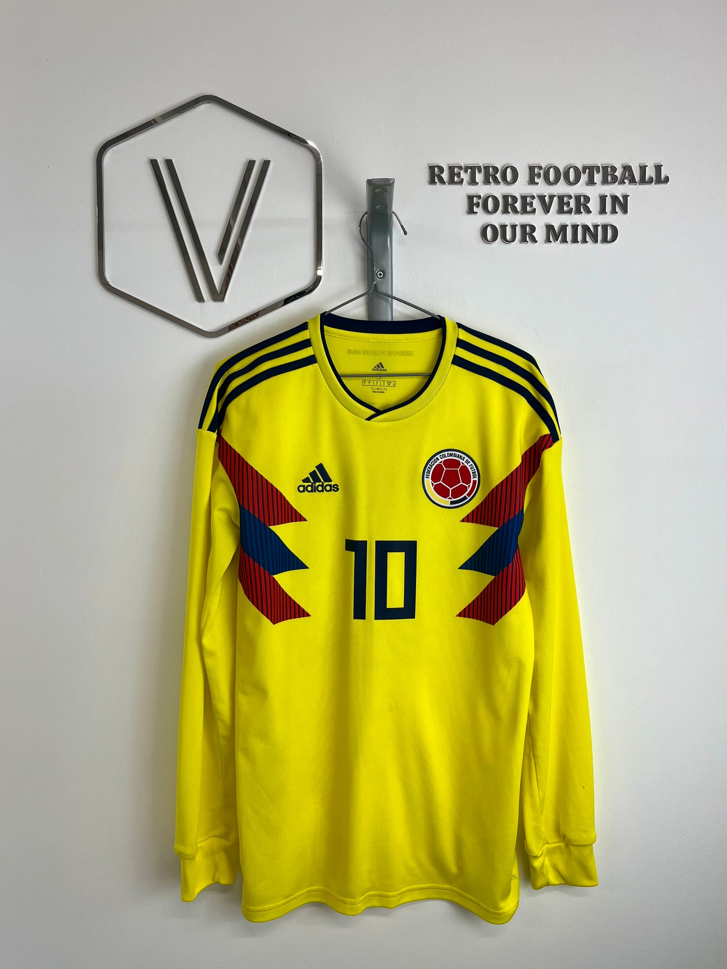 2018/2019 - Colombie - James