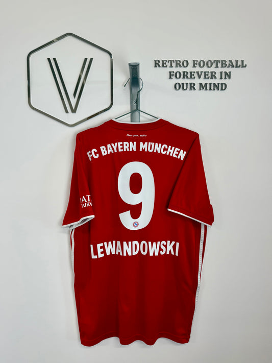 2020 - Bayern Munich - Lewandowski (L)