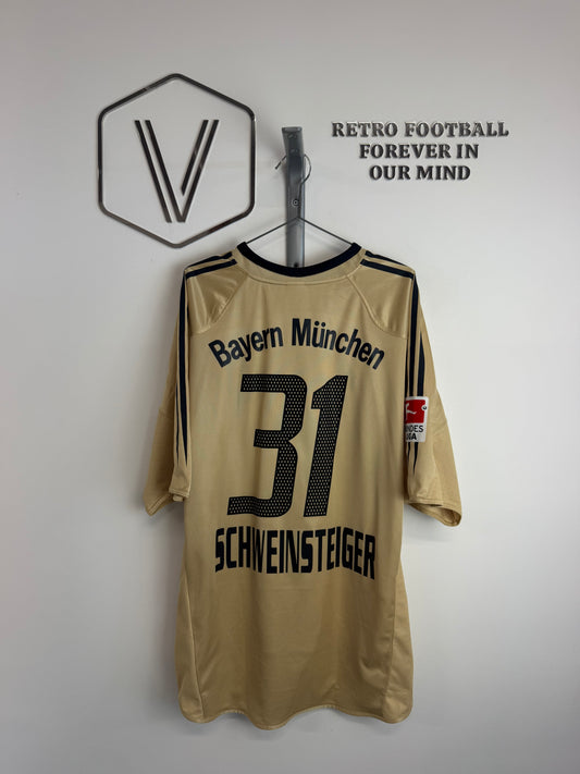 2004/2005 - Bayern Munich - Schweinsteiger