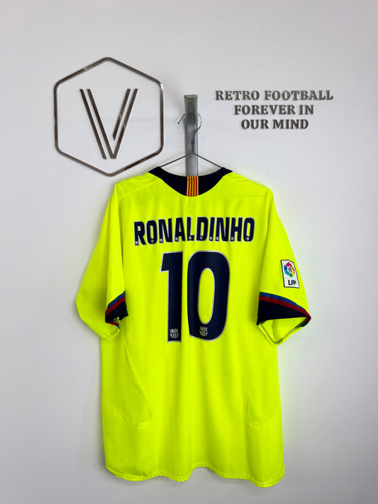 2005/2006 - FC Barcelone - Ronaldinho - Player Version