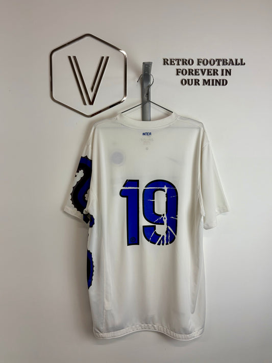 2010/2011 - inter - 19