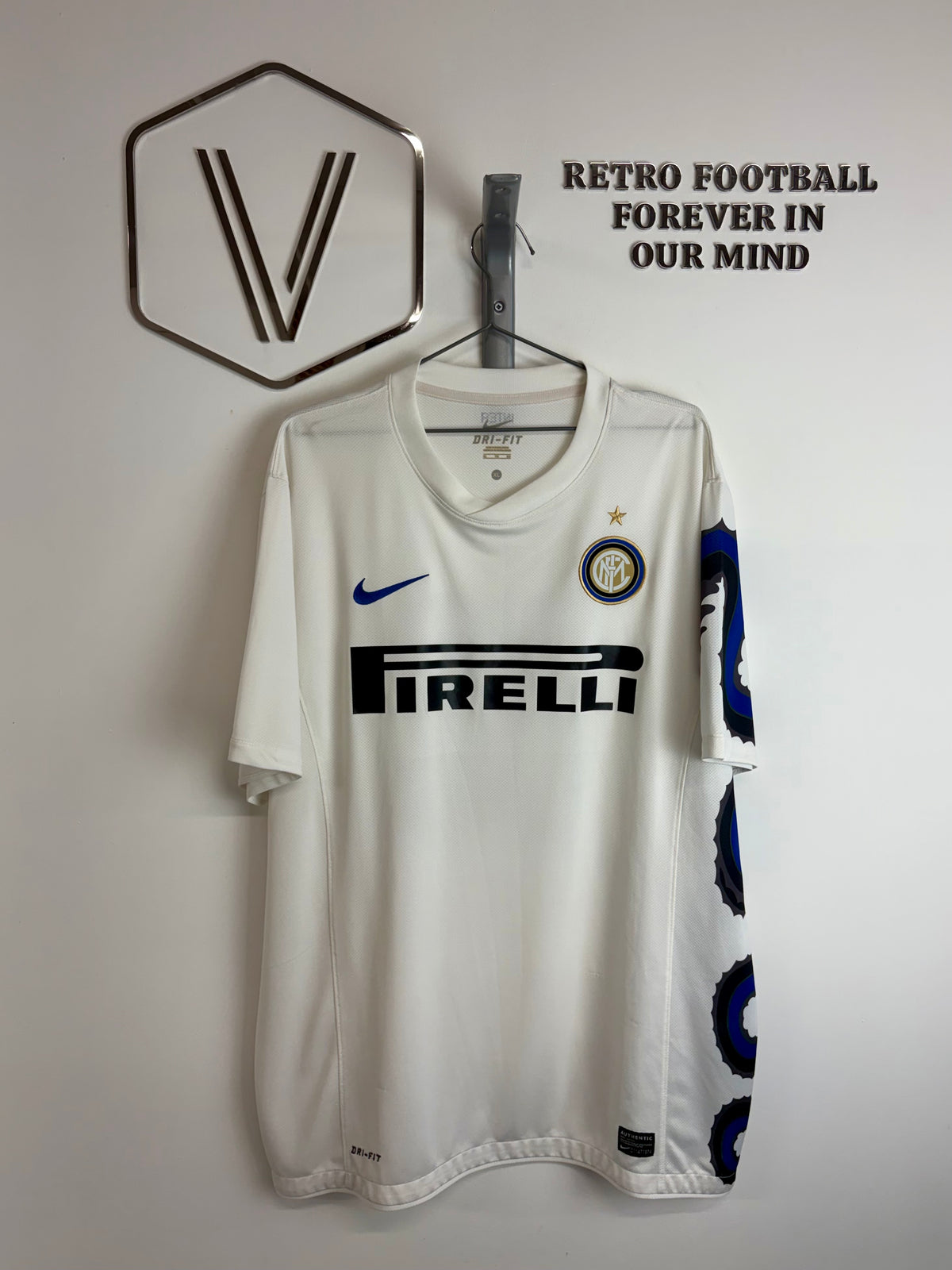2010/2011 - inter - 19